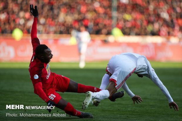 بازیکنان پرسپولیس عصبی هستند، یک مهاجم خارجی کافی بود بازیکنان پرسپولیس عصبی هستند، یک مهاجم خارجی کافی بود