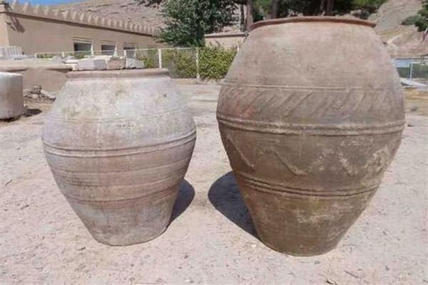 خمره های دوره ساسانی در استان اصفهان رونمایی شد خمره های دوره ساسانی در استان اصفهان رونمایی شد